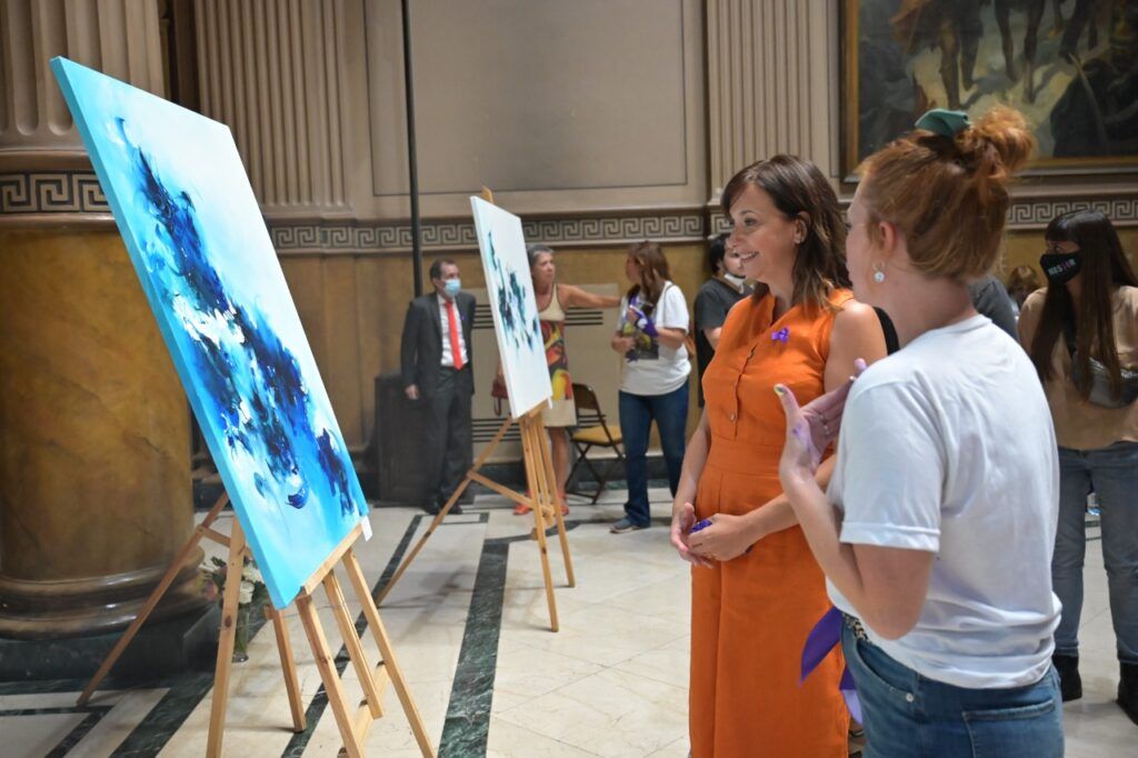 DÍA DE LAS MUJERES TRABAJADORAS: SE INAUGURÓ UNA MUESTRA DE ARTE Y SE REALIZÓ UN PAÑUELAZO