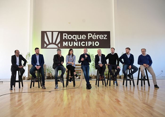 En Roque Pérez, Martín Insaurralde, Daniela Vilar y Pablo López firmaron convenios marco con municipios de la Séptima Sección el