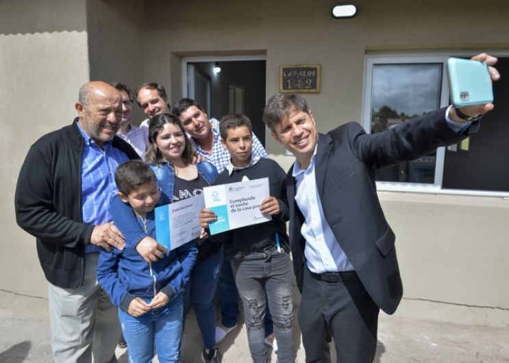 Se entregaron 100 viviendas para familias de Coronel Vidal