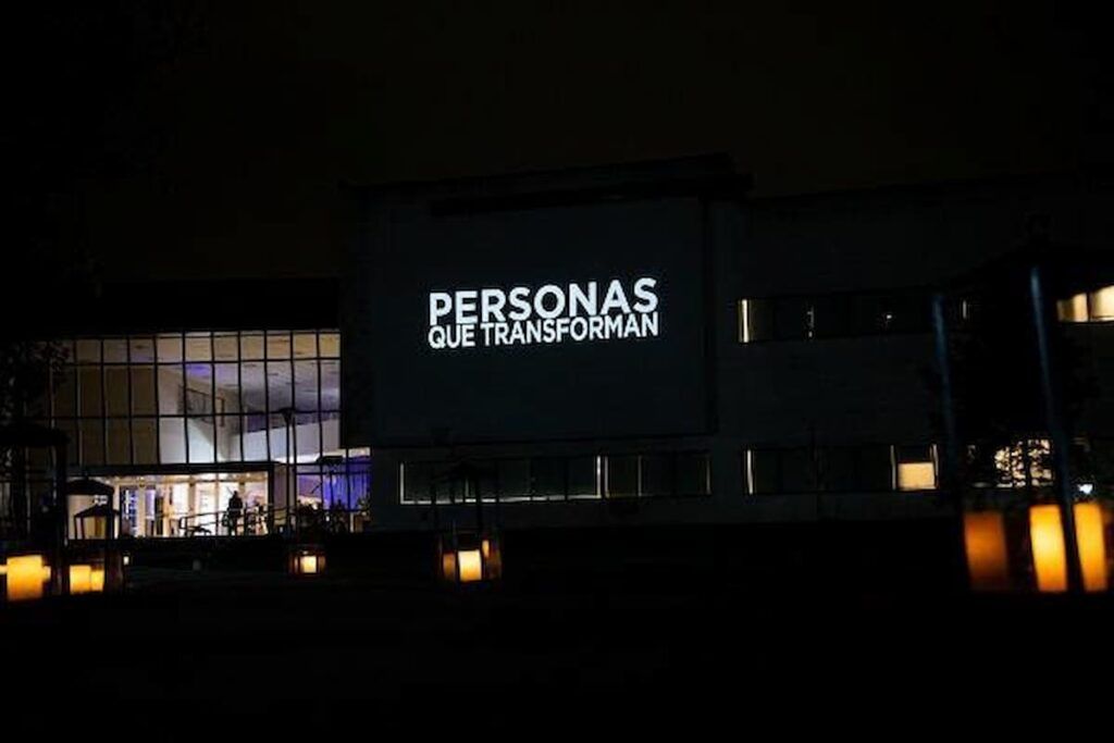 personas que transforman universidad austral