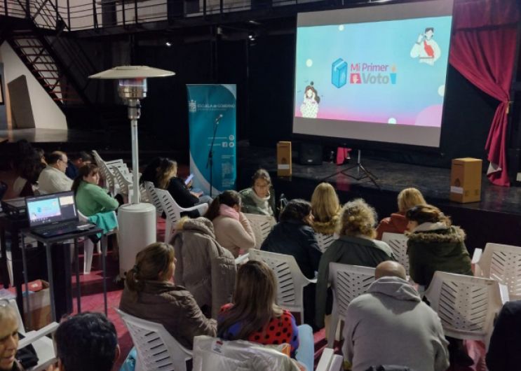 Finalizaron los encuentros regionales del programa “Mi Primer Voto”