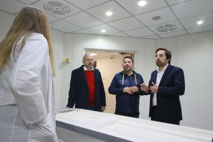 El ministro Kreplak durante la recorrida en Mar del Plata.