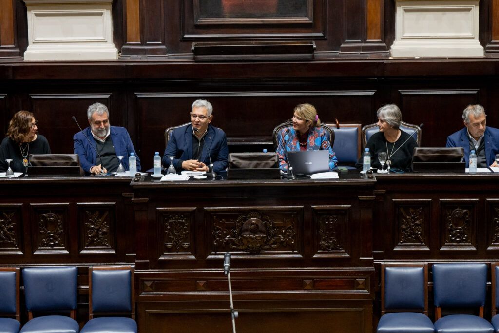 CLASE MAGISTRAL SOBRE DEMOCRACIA Y EDUCACIÓN