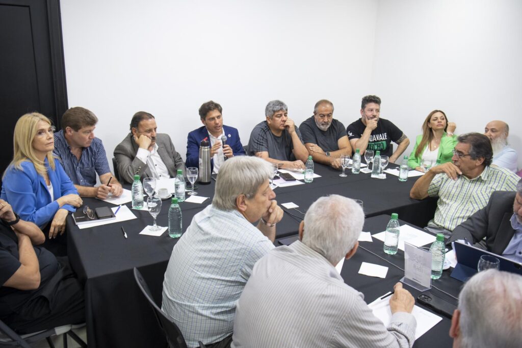 KICILLOF ENCABEZÓ UNA REUNIÓN CON DIRIGENTES DE UNIÓN POR LA PATRIA