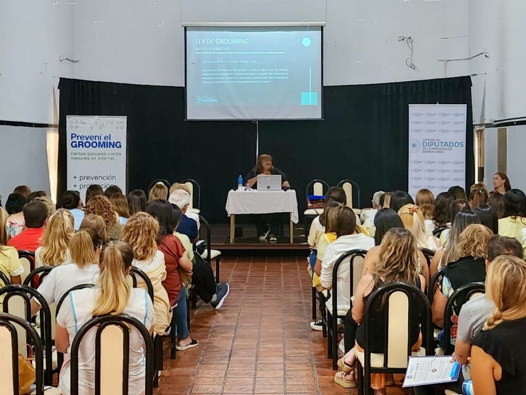 EL INSTITUTO DE PREVENCIÓN DE GROOMING DE LA HCD CAPACITÓ A DOCENTES EN MERLO