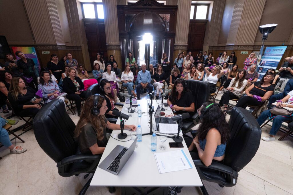 PRIMER ENCUENTRO VÍA STREAMING EN LA HCD: «#8M NOSOTRAS EN TODOS LADOS»
