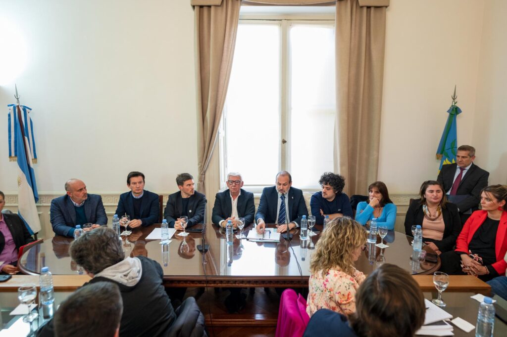 AMPLIO APOYO A LA CONSTRUCCIÓN DEL PROYECTO ARGENTINA GNL EN BAHÍA BLANCA