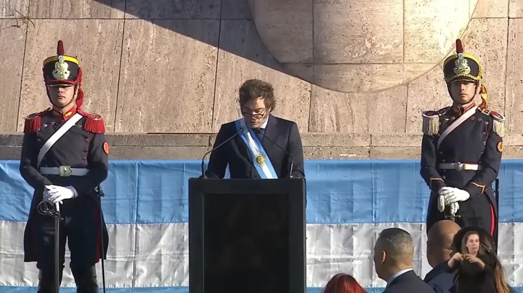 javier milei rosario bandera