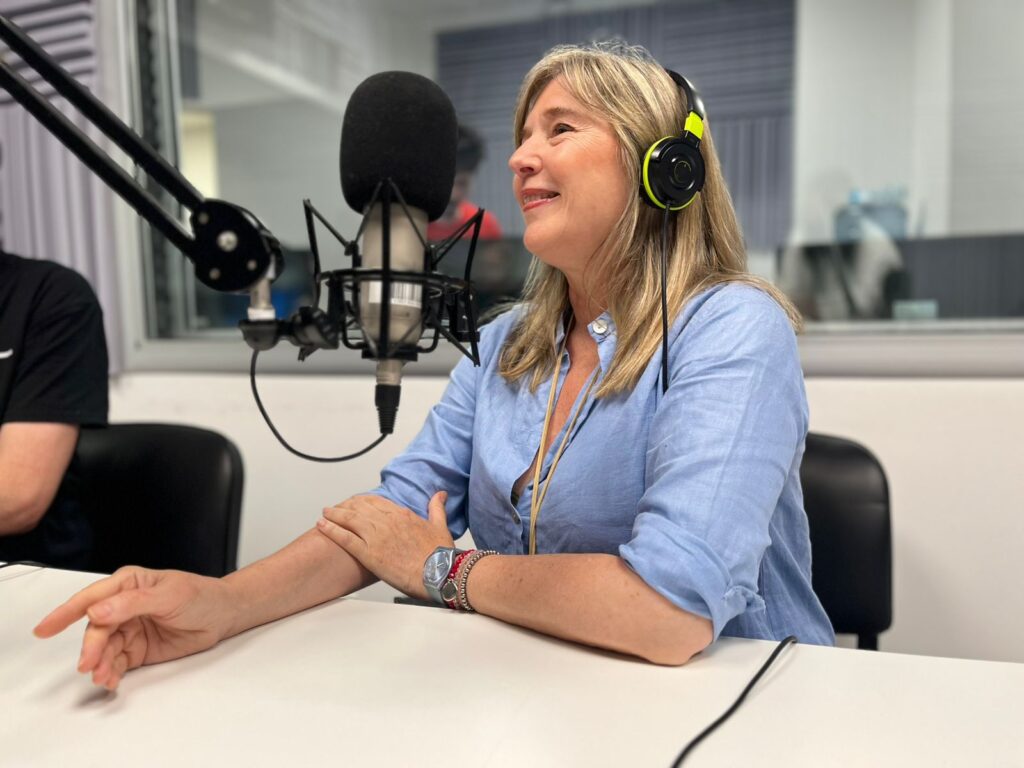 CRISTINA ÁLVAREZ RODRÍGUEZ: “ES UN TIEMPO DIFÍCIL PERO KICILLOF LE PONE EL CUERPO Y GESTIÓN”
