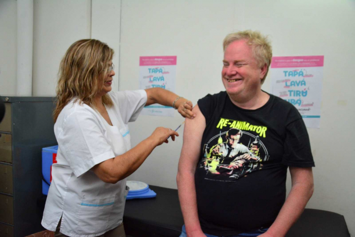 La vacuna está dirigida a personas que tuvieron la enfermedad.