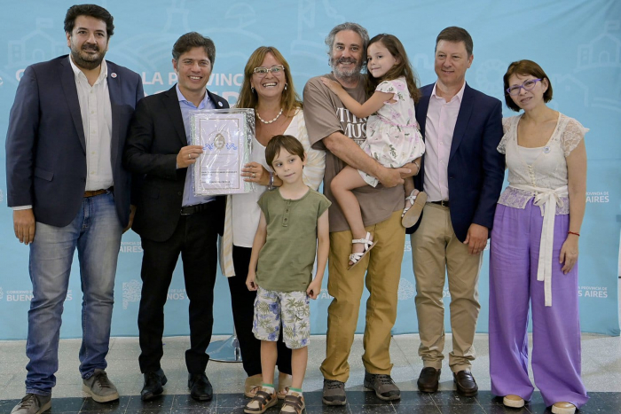 En total se entregaron 108 títulos de propiedad gratuitos para familias del municipio de Villarino. Fue en el Centro Educativo y