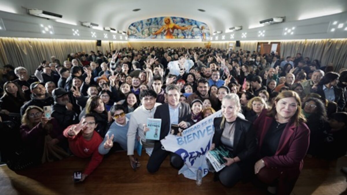 Kicillof presentó su libro en Chaco y firmó convenios con universidades