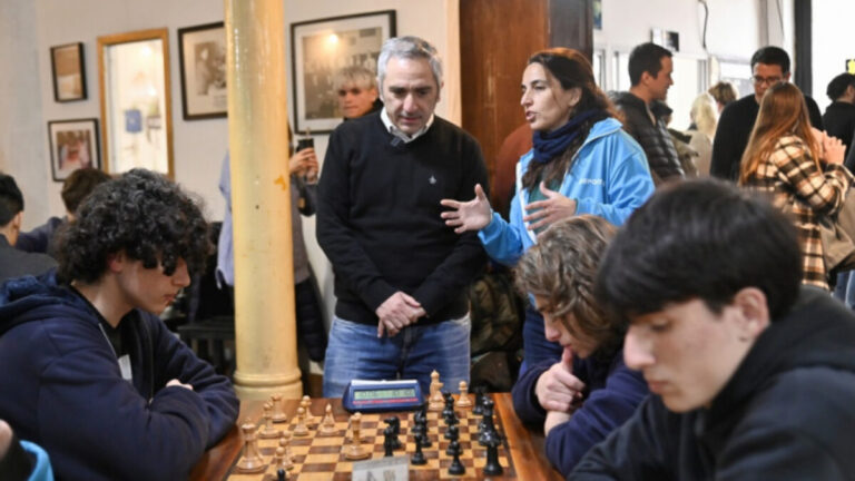 Larroque participó en la etapa local de ajedrez de los Juegos Bonaerenses en La Plata