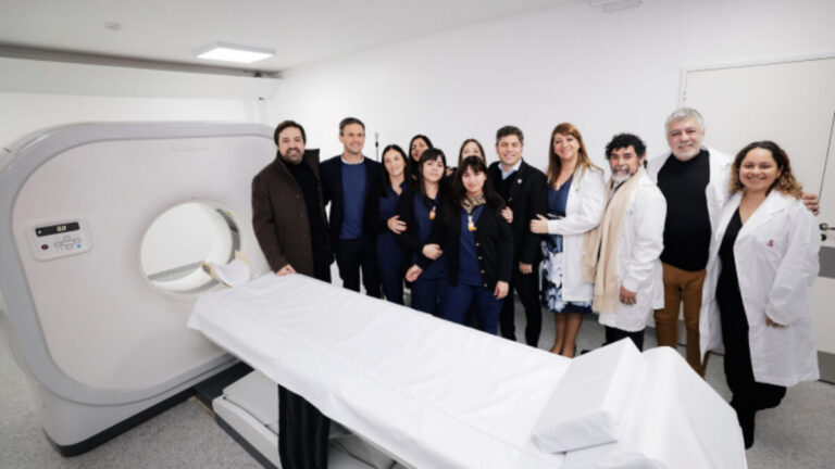 Kicillof inauguró sala de Tomografía y base del SAME en San Vicente