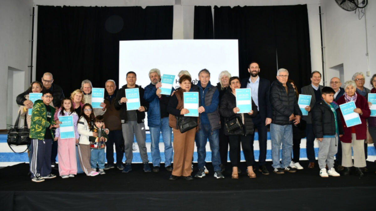 Casi 300 familias de Hurlingham obtienen títulos de propiedad