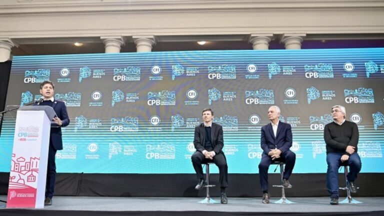 Kicillof critica el plan económico nacional en el Congreso Productivo Bonaerense