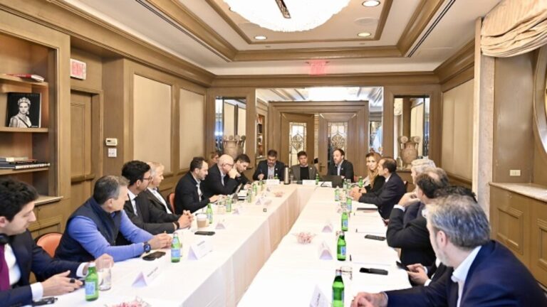 Kicillof se reunió con fondos de inversión en Nueva York
