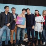 Kicillof entregó escrituras y netbooks en Lobería