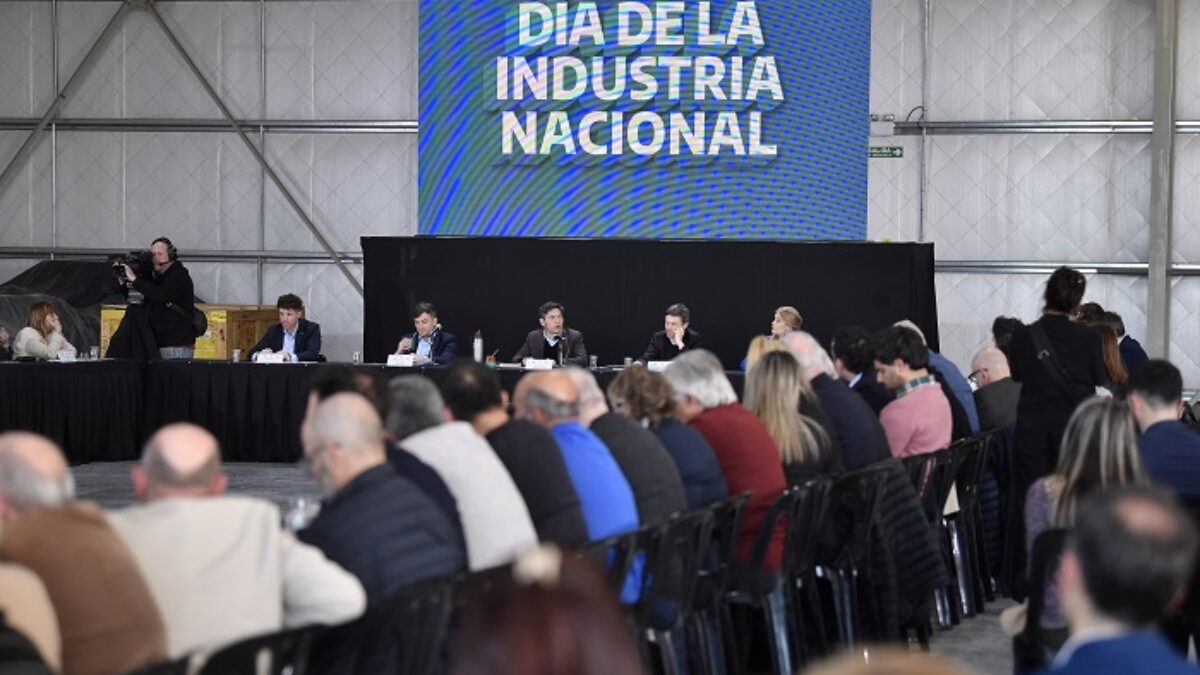 Kicillof critica el desmantelamiento industrial en Argentina