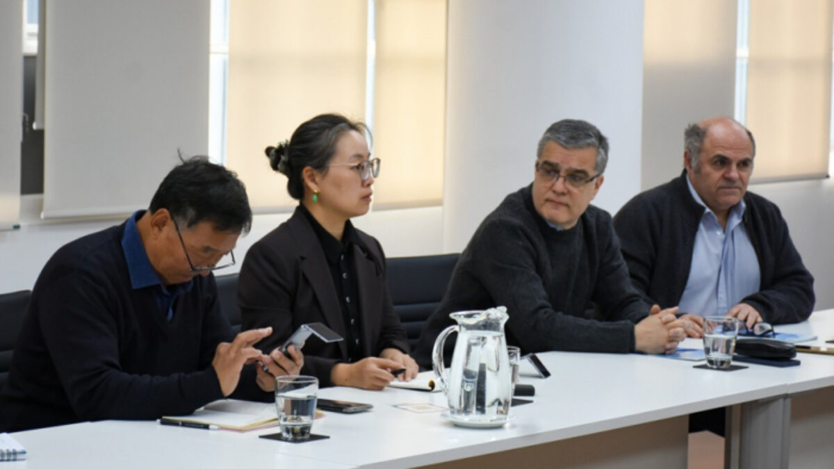 Katopodis se reunió con Beijing IWHR Corporation por obras en el río Luján