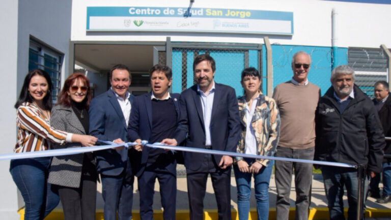Inauguran nuevo CAPS y entregan ambulancias en Florencio Varela