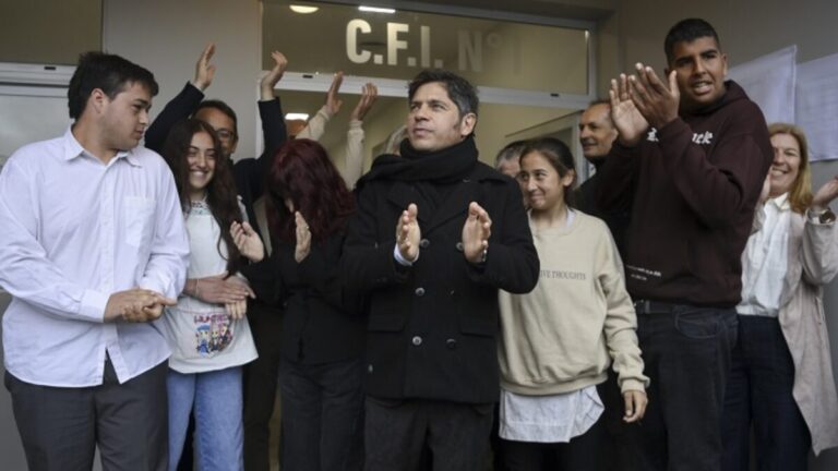Kicillof inauguró un nuevo Centro de Formación Integral en Carlos Casares