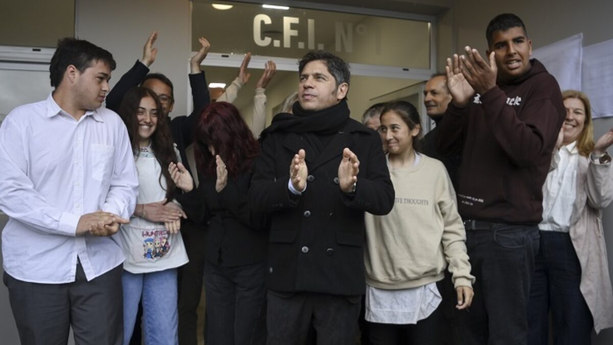 Kicillof inauguró un nuevo Centro de Formación Integral en Carlos Casares