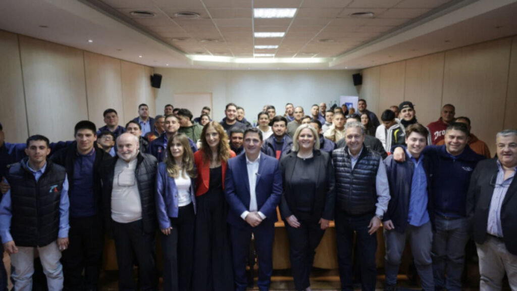 Cierre de capacitación en seguridad vial para choferes en Morón