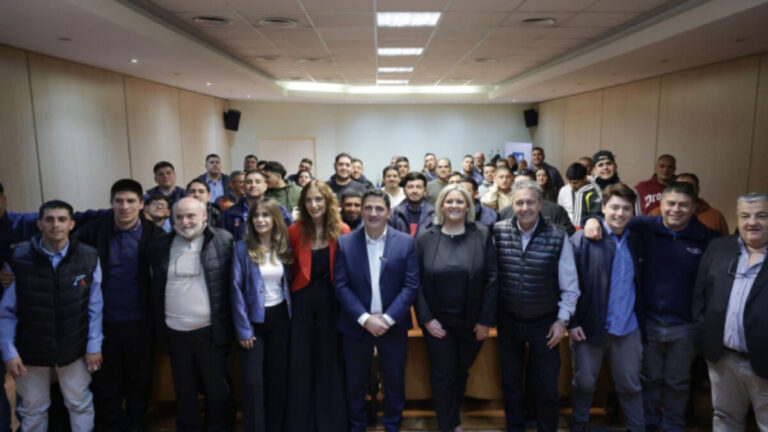 Cierre de capacitación en seguridad vial para choferes en Morón