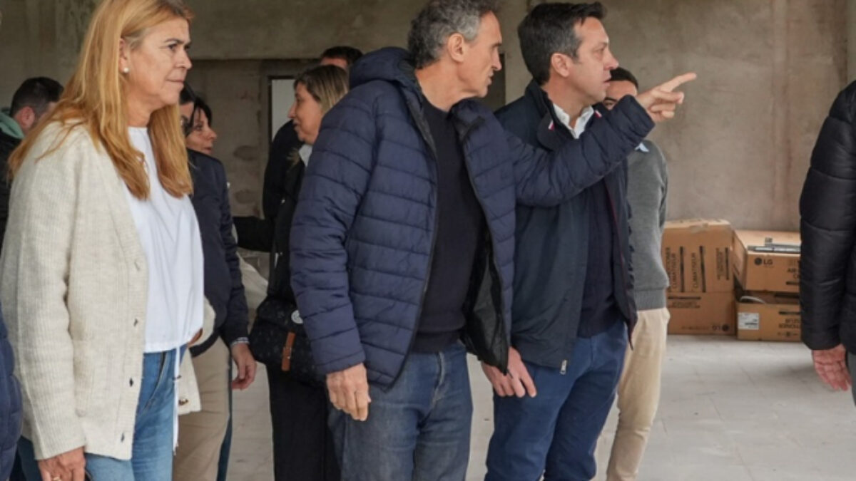 Katopodis visitó Necochea y recorrió la obra de la Casa de la Provincia
