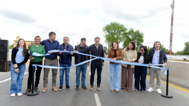 Inauguran puente sobre el río Reconquista en Moreno