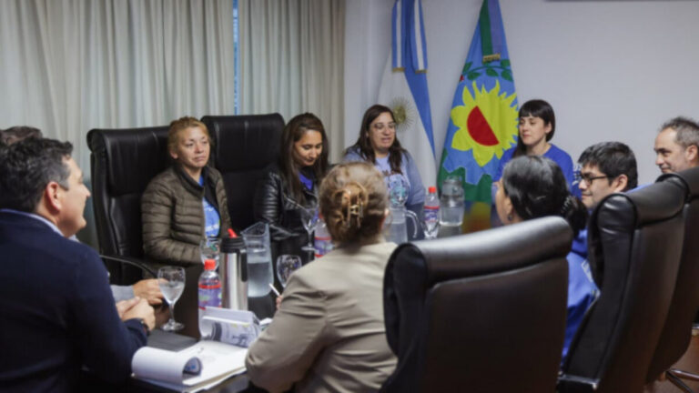 Marinucci se reunió con familias de personas con autismo para mejorar la accesibilidad