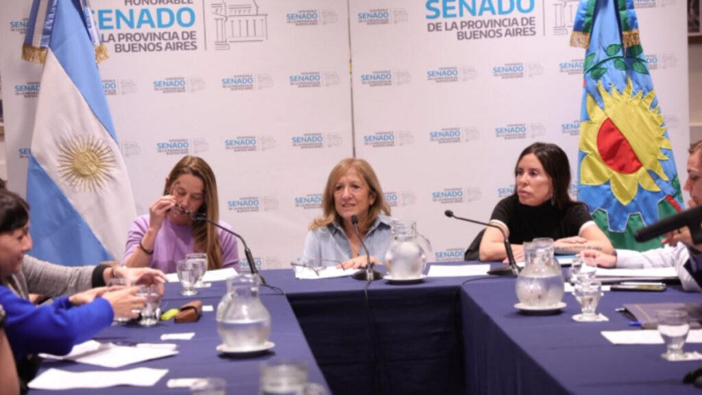 Reunión en el Senado para proteger a trabajadores de plataformas digitales