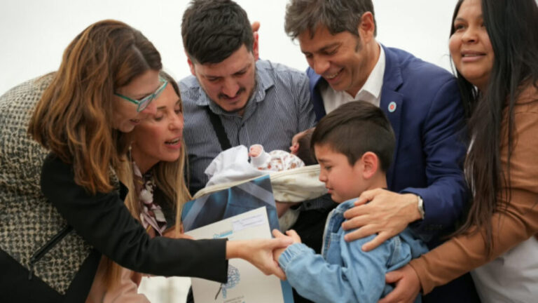 El Gobierno de la Provincia entrega 64 viviendas en San Vicente
